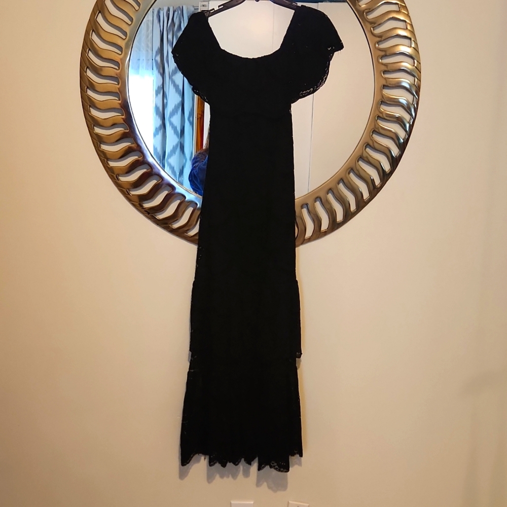 Over the shoulder lace maxi dress